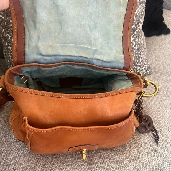 Vintage Coach Legacy Brown Leather Shoulder Bag Flap Bag Turn Lock - Picture 3 of 12